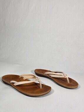 OLUKAI Kāpehe Ivory Leather U'I Beautiful Thong Flip Flop Sandals Women's Size 8